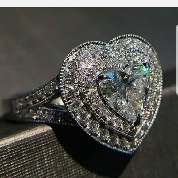 Jewelry - New gorgeous S925 stamped white sapphire ring